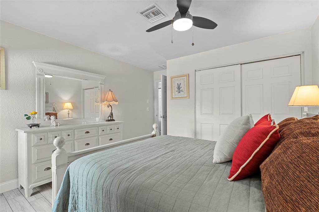 Active With Contract: $775,000 (3 beds, 2 baths, 2214 Square Feet)