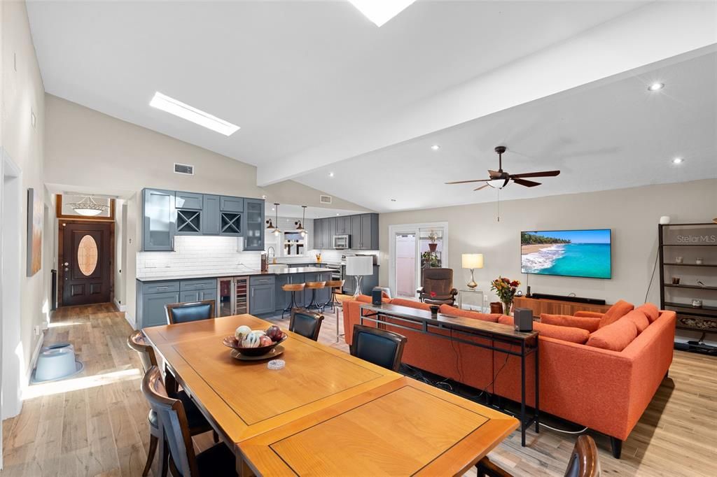 Active With Contract: $775,000 (3 beds, 2 baths, 2214 Square Feet)