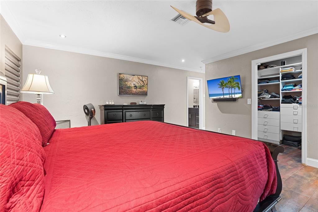 Active With Contract: $775,000 (3 beds, 2 baths, 2214 Square Feet)