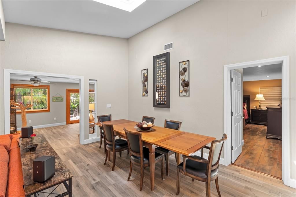 Active With Contract: $775,000 (3 beds, 2 baths, 2214 Square Feet)