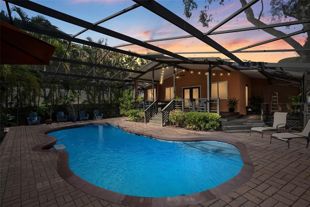 Active With Contract: $775,000 (3 beds, 2 baths, 2214 Square Feet)