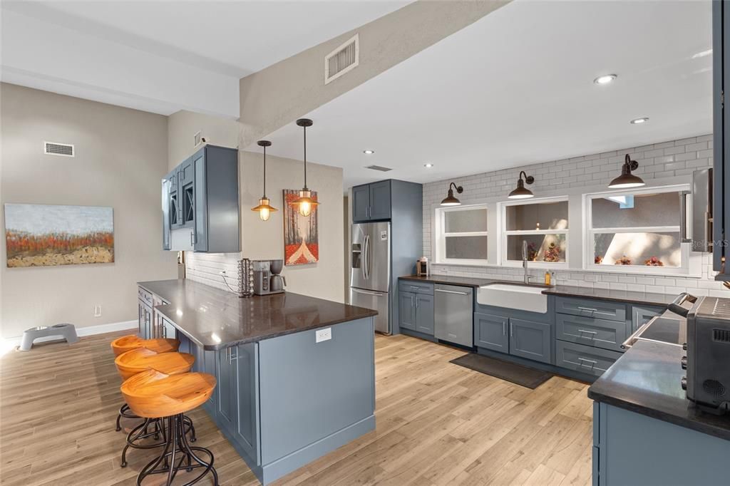 Active With Contract: $775,000 (3 beds, 2 baths, 2214 Square Feet)