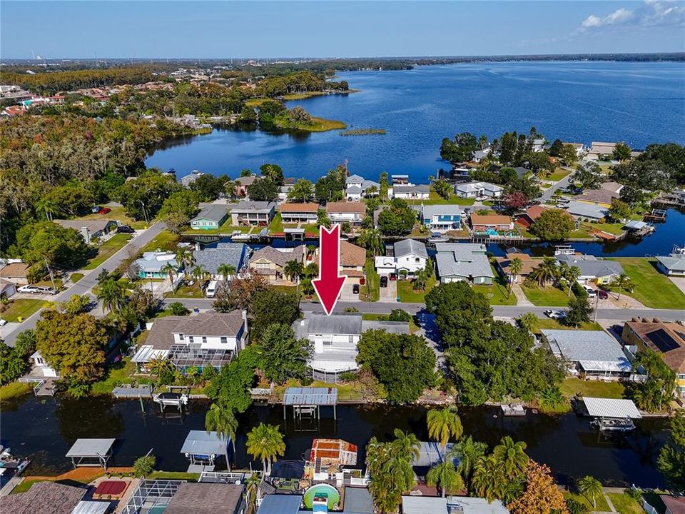 En Venta: $724,900 (4 camas, 3 baños, 2564 Pies cuadrados)