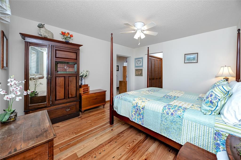 En Venta: $724,900 (4 camas, 3 baños, 2564 Pies cuadrados)