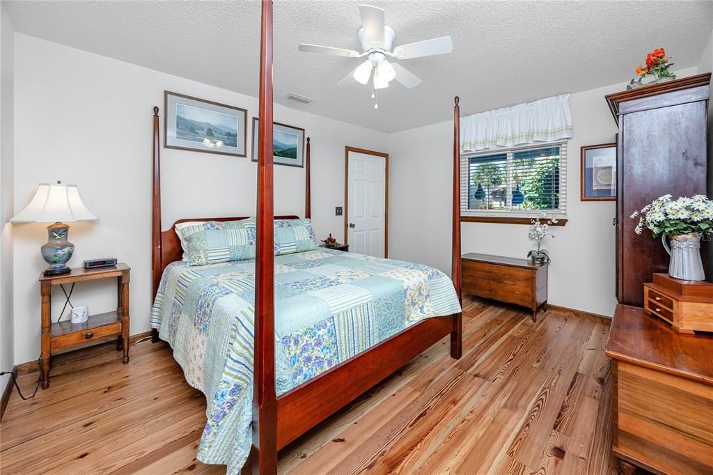 En Venta: $724,900 (4 camas, 3 baños, 2564 Pies cuadrados)