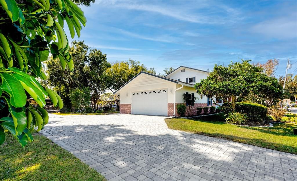 En Venta: $724,900 (4 camas, 3 baños, 2564 Pies cuadrados)