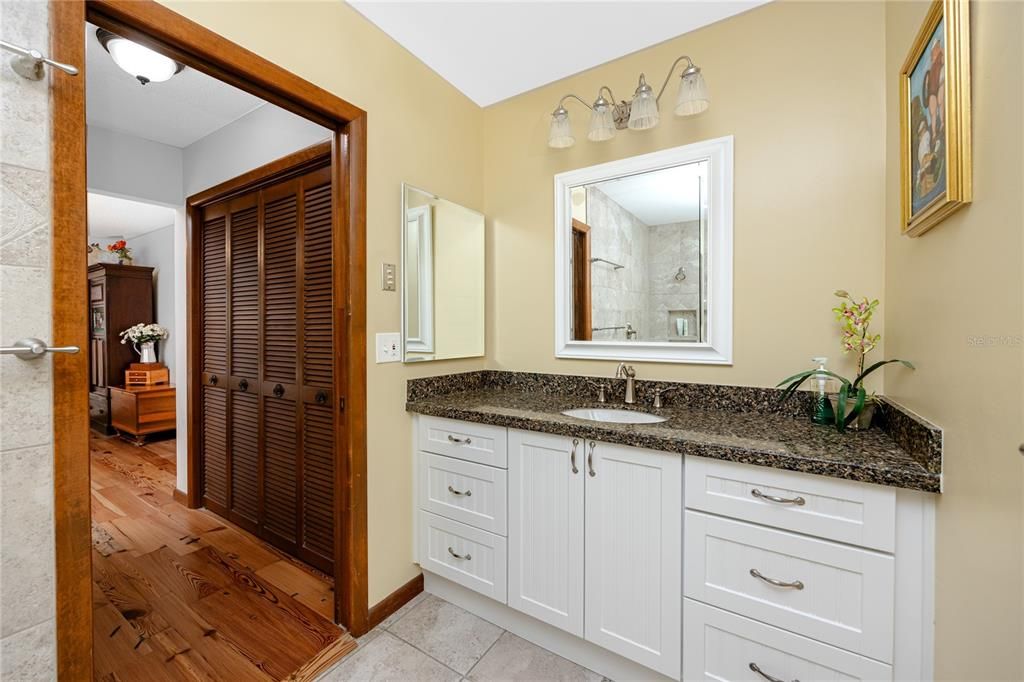 En Venta: $724,900 (4 camas, 3 baños, 2564 Pies cuadrados)