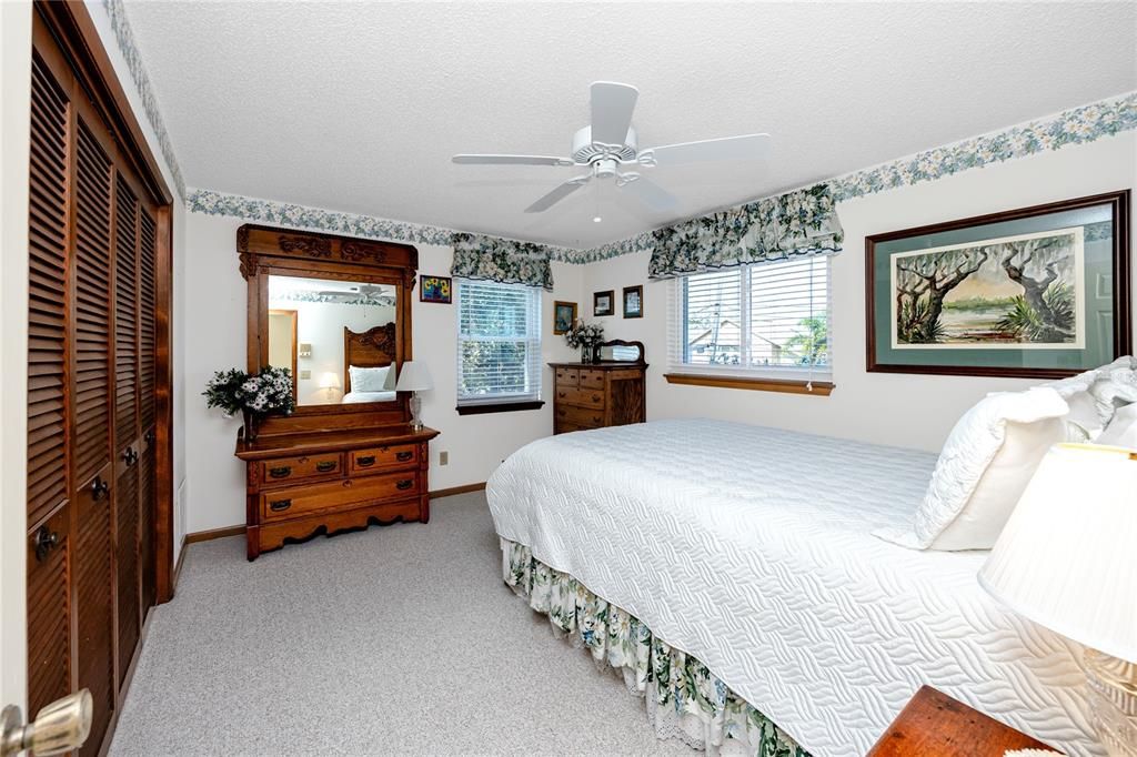 En Venta: $724,900 (4 camas, 3 baños, 2564 Pies cuadrados)