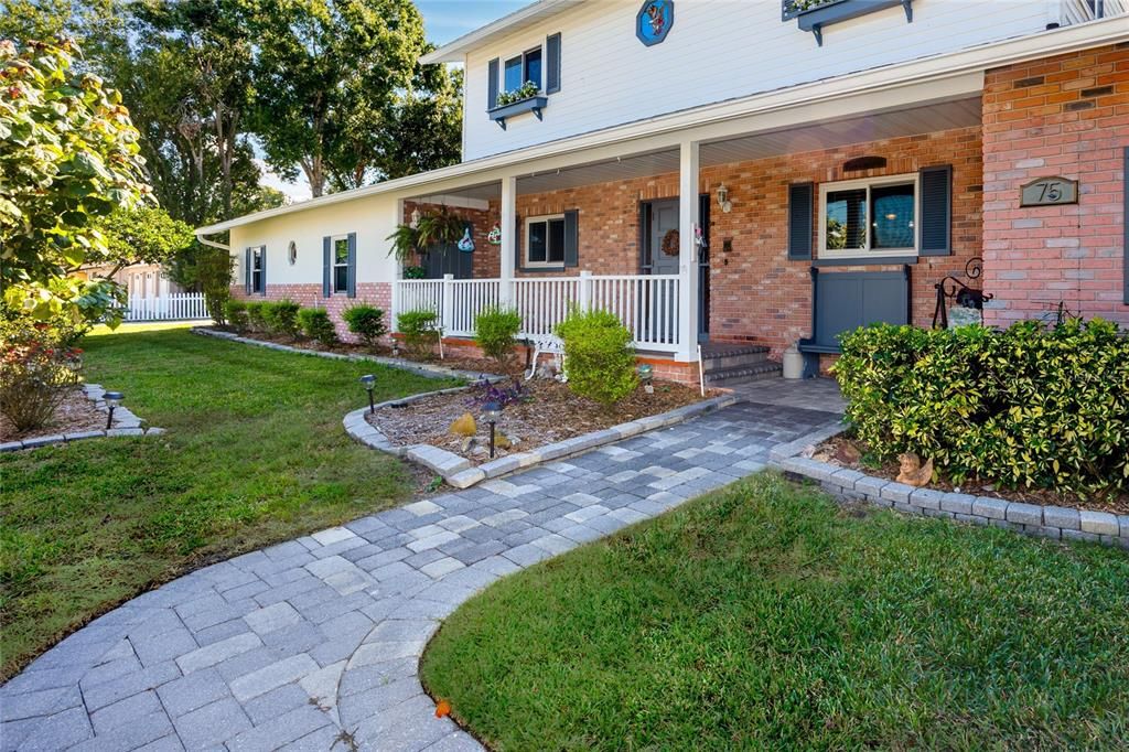 En Venta: $724,900 (4 camas, 3 baños, 2564 Pies cuadrados)