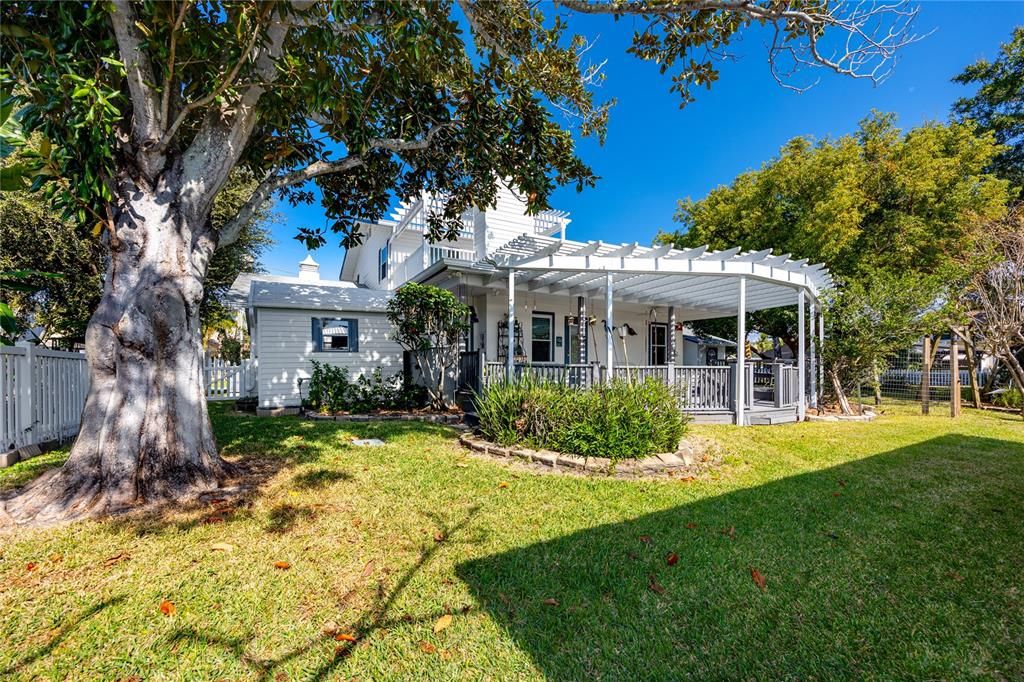 En Venta: $724,900 (4 camas, 3 baños, 2564 Pies cuadrados)