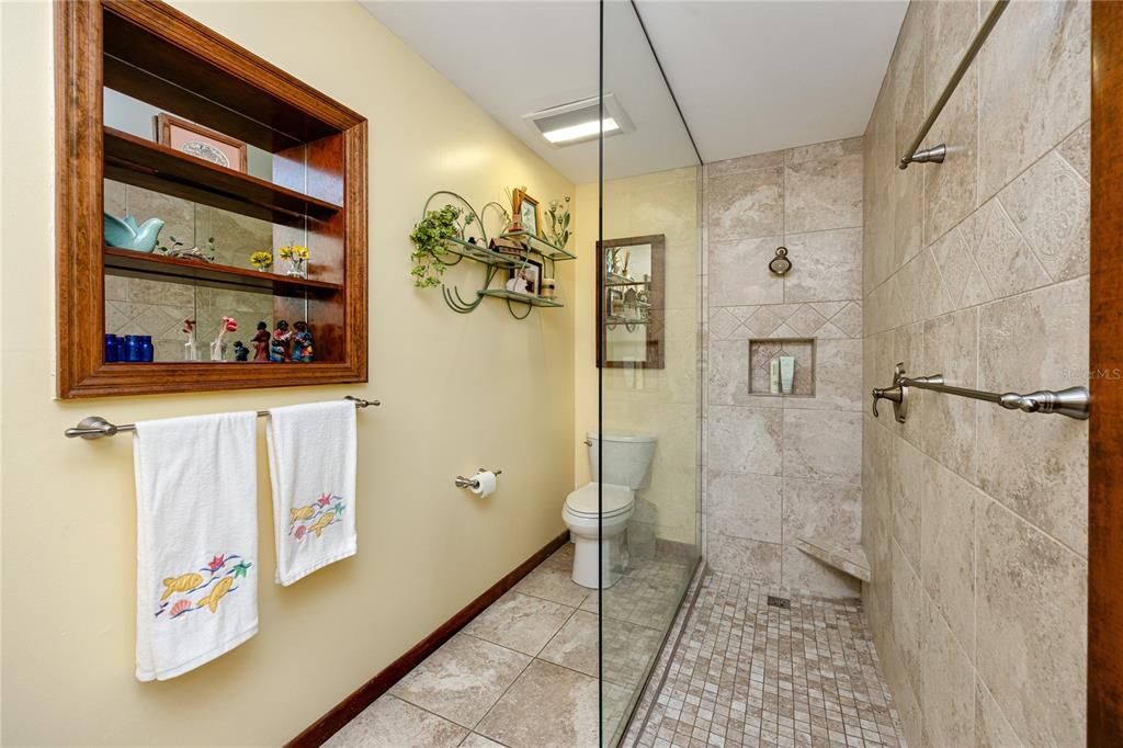 En Venta: $724,900 (4 camas, 3 baños, 2564 Pies cuadrados)