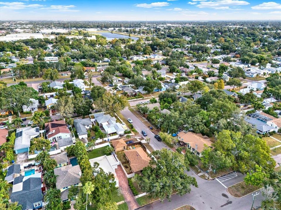 合同活跃: $480,000 (3 贝兹, 1 浴室, 1300 平方英尺)