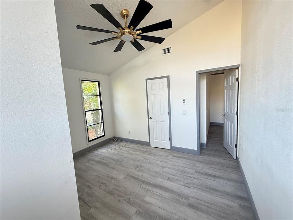 For Sale: $850,000 (3 beds, 3 baths, 1877 Square Feet)