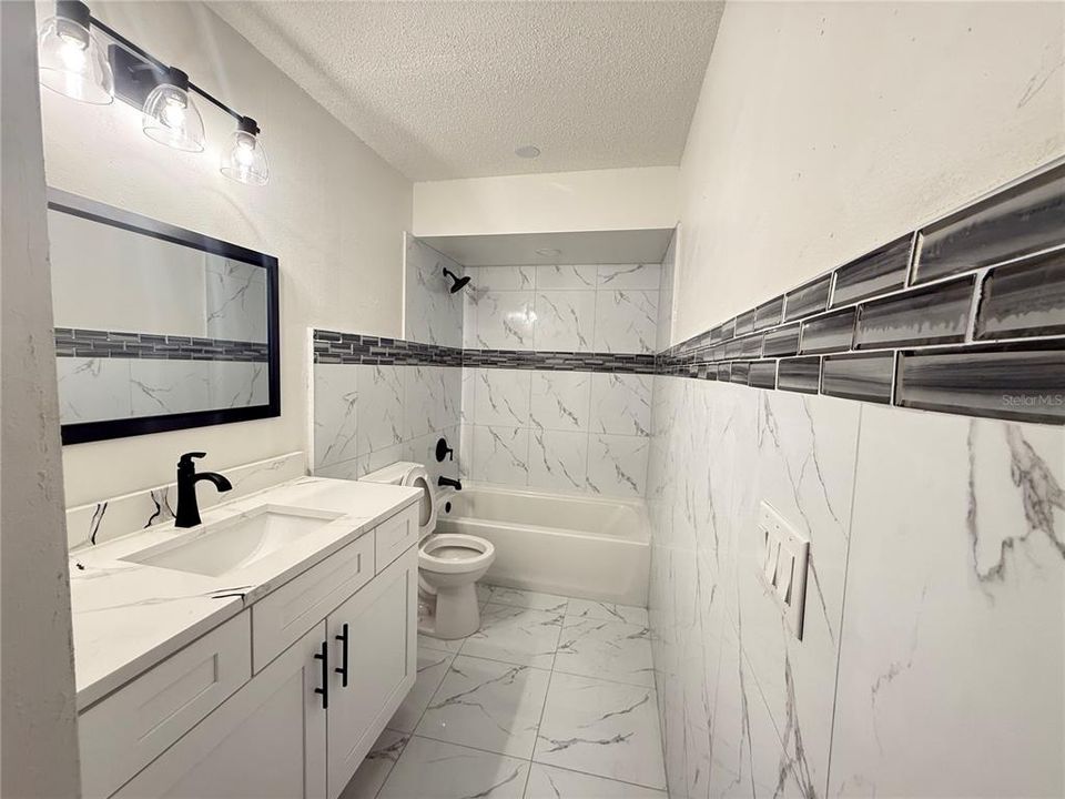 For Sale: $850,000 (3 beds, 3 baths, 1877 Square Feet)