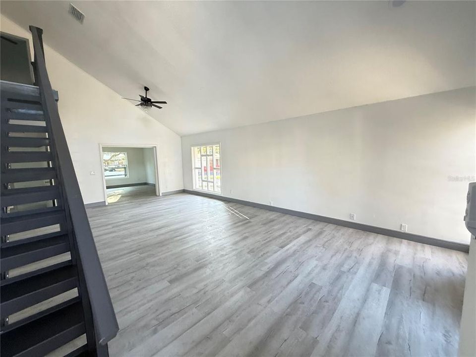 For Sale: $850,000 (3 beds, 3 baths, 1877 Square Feet)