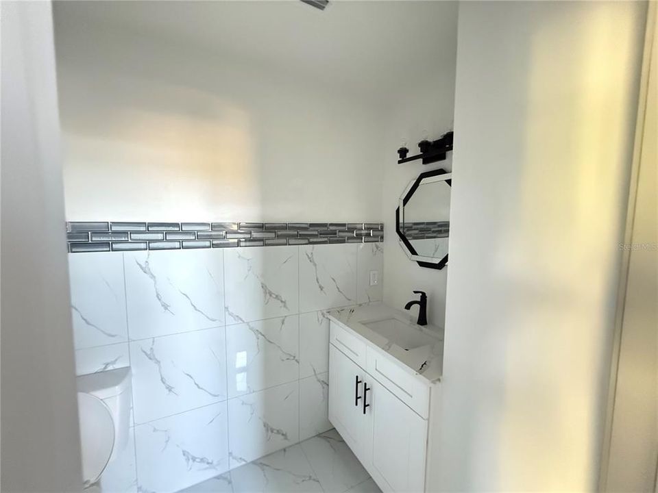 For Sale: $850,000 (3 beds, 3 baths, 1877 Square Feet)