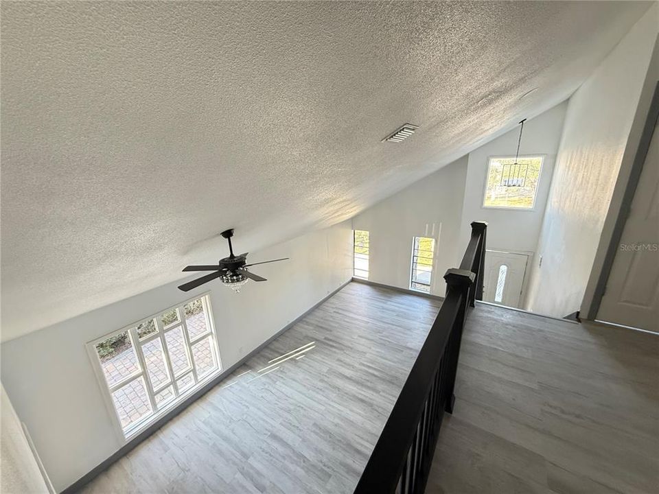 For Sale: $850,000 (3 beds, 3 baths, 1877 Square Feet)