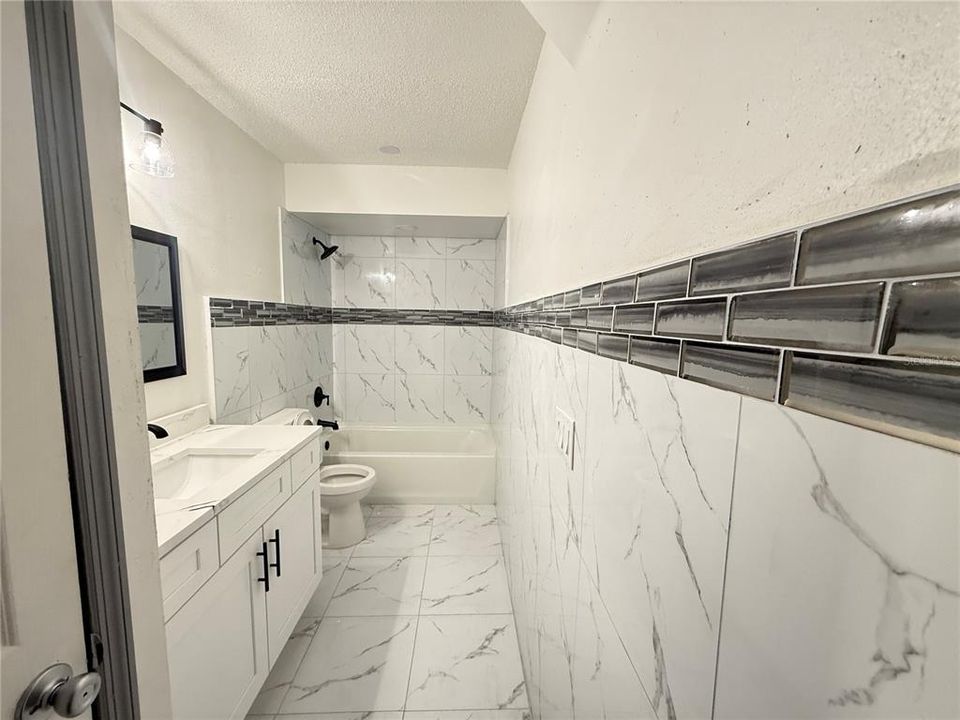 For Sale: $850,000 (3 beds, 3 baths, 1877 Square Feet)