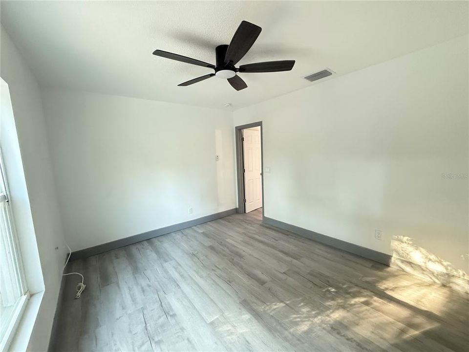 For Sale: $850,000 (3 beds, 3 baths, 1877 Square Feet)