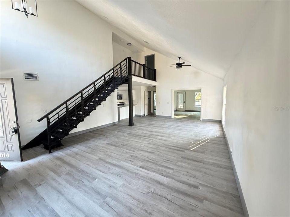 For Sale: $850,000 (3 beds, 3 baths, 1877 Square Feet)