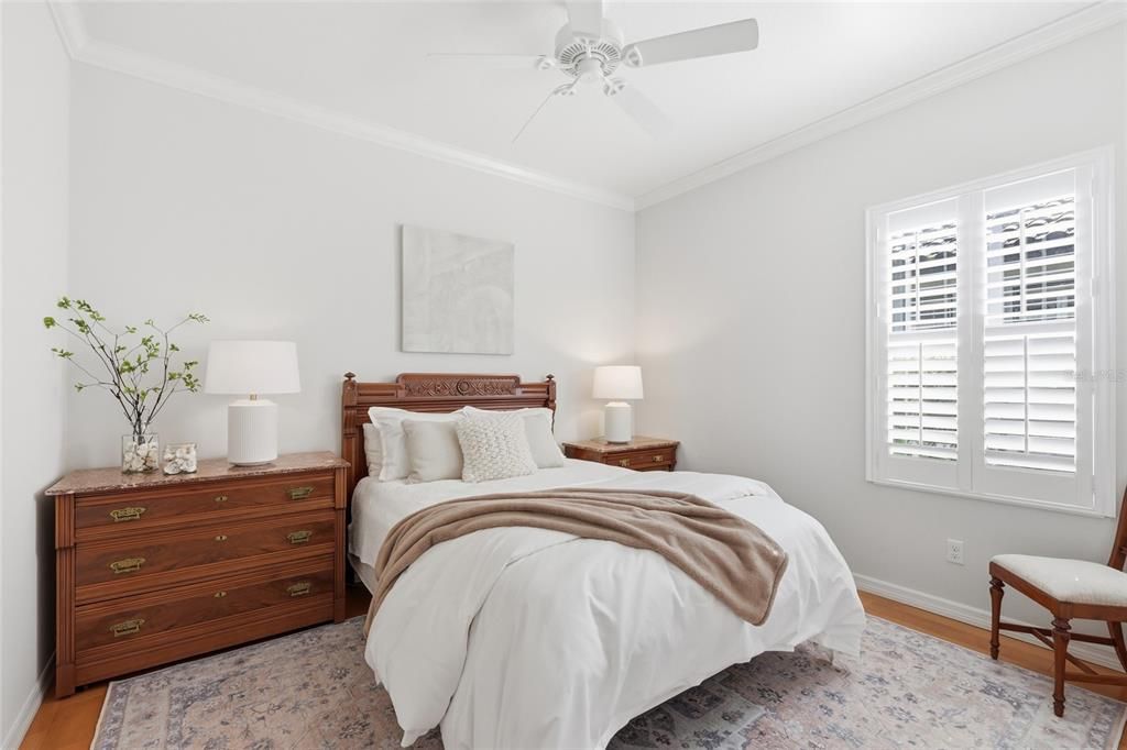 Под контрактом: $789,000 (3 спален, 2 ванн, 2112 Квадратных фут)