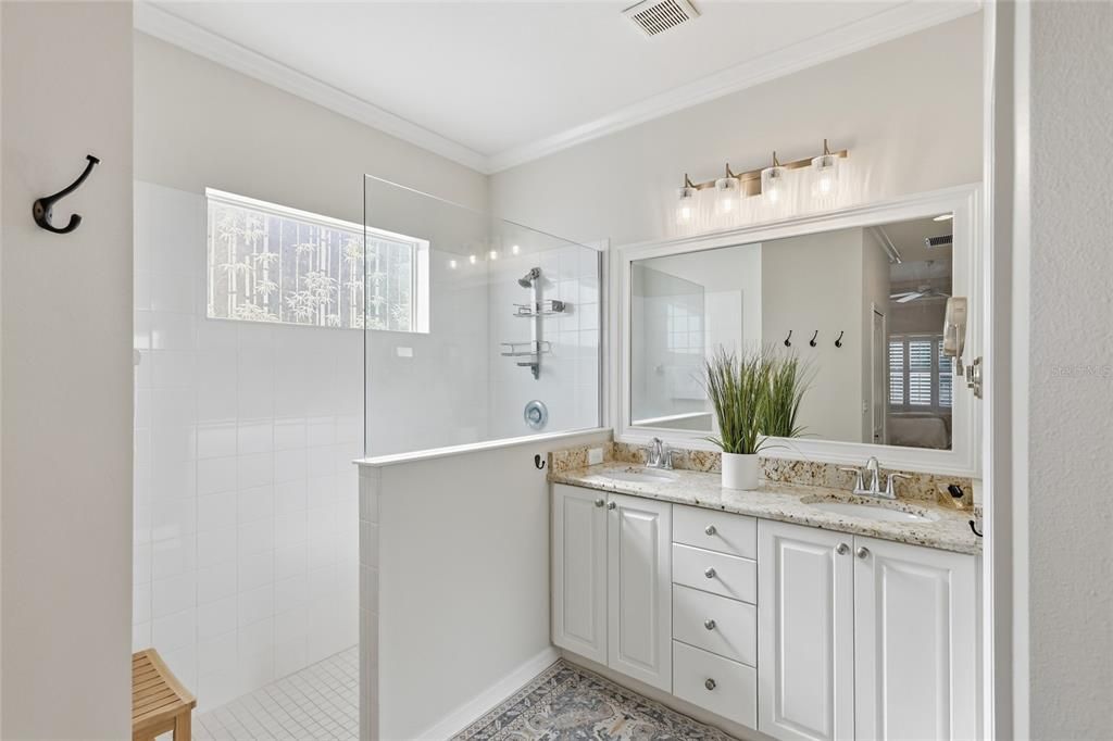 Под контрактом: $789,000 (3 спален, 2 ванн, 2112 Квадратных фут)