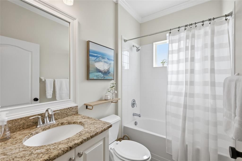 Под контрактом: $789,000 (3 спален, 2 ванн, 2112 Квадратных фут)