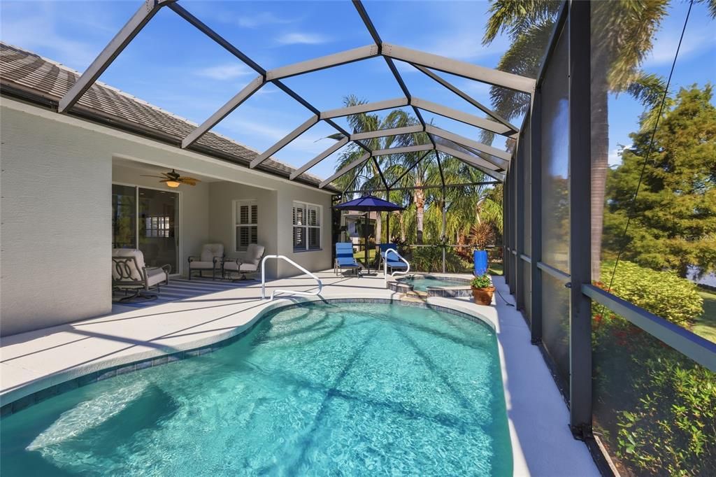 Под контрактом: $789,000 (3 спален, 2 ванн, 2112 Квадратных фут)