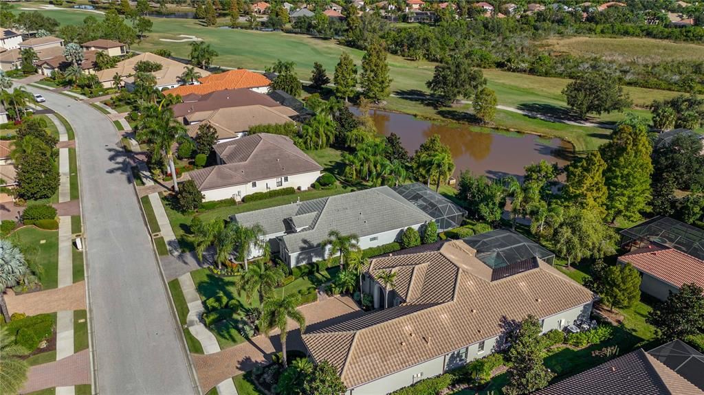 Под контрактом: $789,000 (3 спален, 2 ванн, 2112 Квадратных фут)