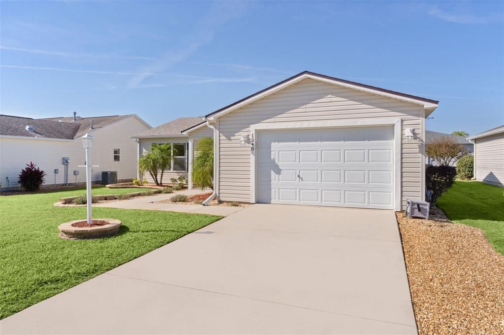 En Venta: $324,000 (2 camas, 2 baños, 1100 Pies cuadrados)