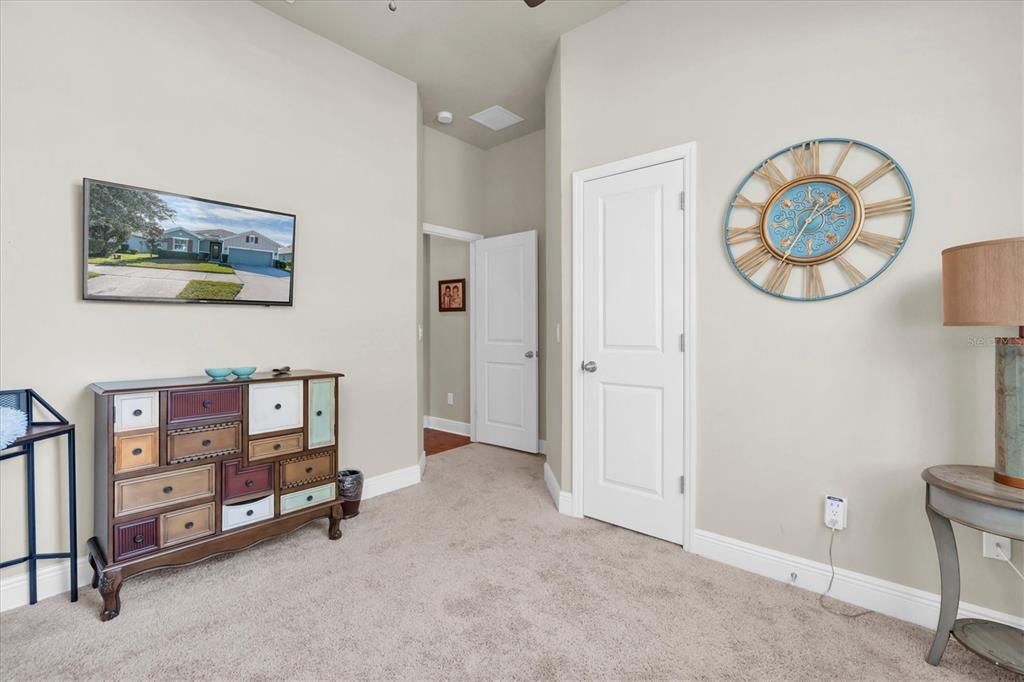 Activo con contrato: $499,000 (3 camas, 2 baños, 1901 Pies cuadrados)