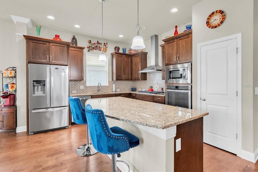 Activo con contrato: $499,000 (3 camas, 2 baños, 1901 Pies cuadrados)