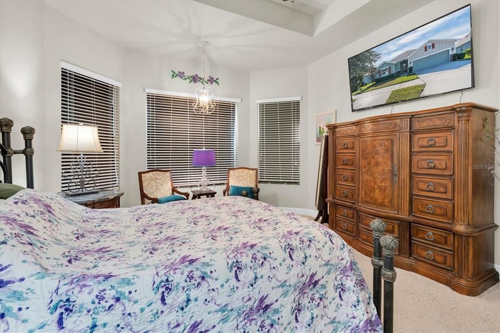 Activo con contrato: $499,000 (3 camas, 2 baños, 1901 Pies cuadrados)