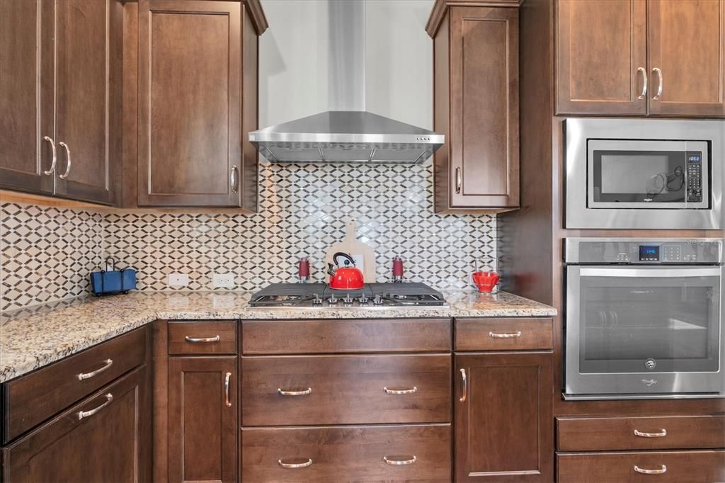 Activo con contrato: $499,000 (3 camas, 2 baños, 1901 Pies cuadrados)