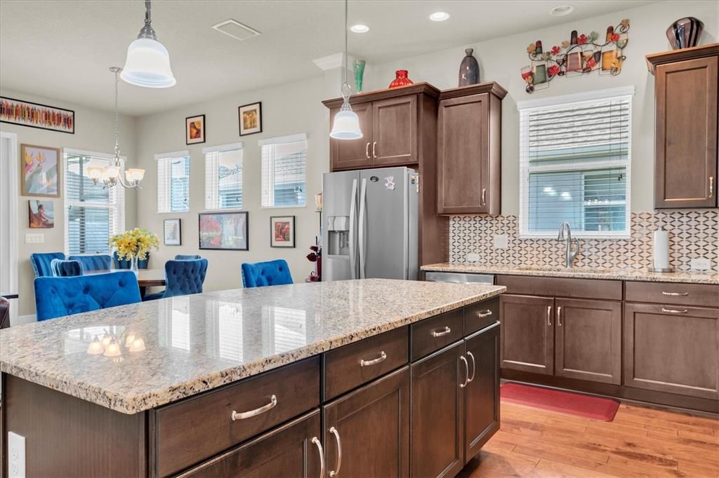 Activo con contrato: $499,000 (3 camas, 2 baños, 1901 Pies cuadrados)