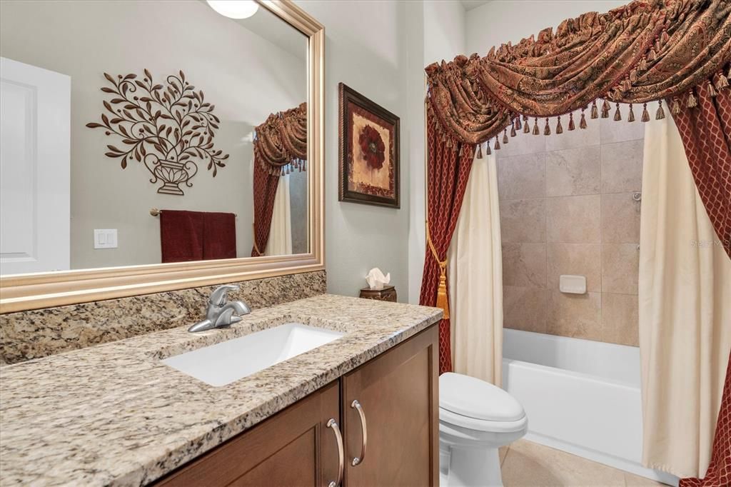 Activo con contrato: $499,000 (3 camas, 2 baños, 1901 Pies cuadrados)