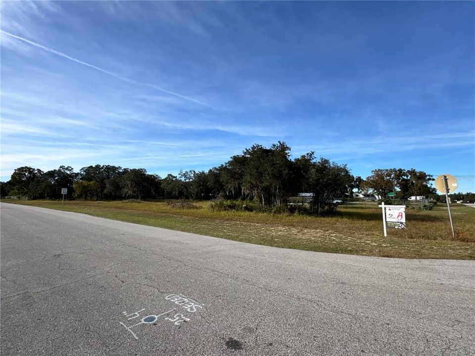 На продажу: $125,000 (0.99 acres)