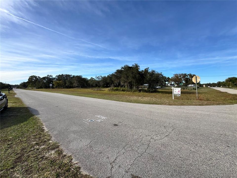 На продажу: $125,000 (0.99 acres)