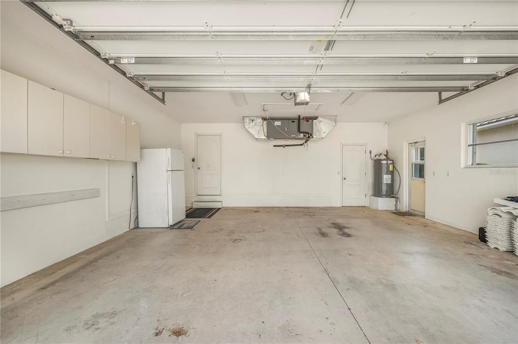 Activo con contrato: $479,000 (3 camas, 2 baños, 2401 Pies cuadrados)