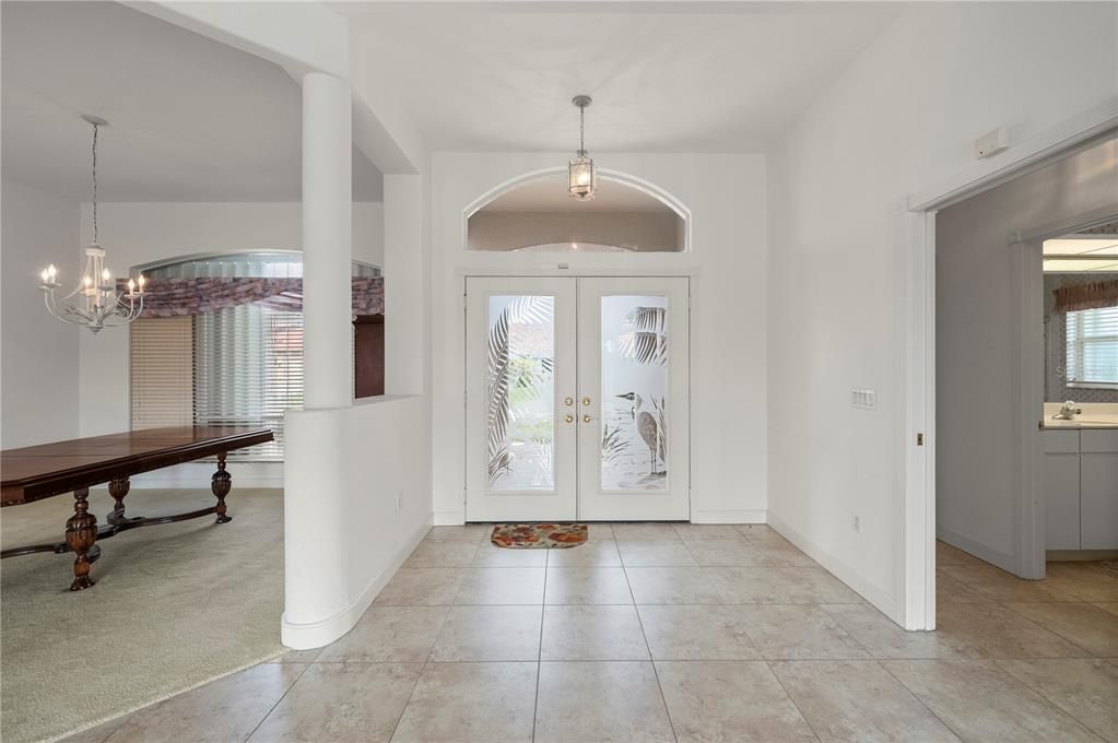 Activo con contrato: $479,000 (3 camas, 2 baños, 2401 Pies cuadrados)