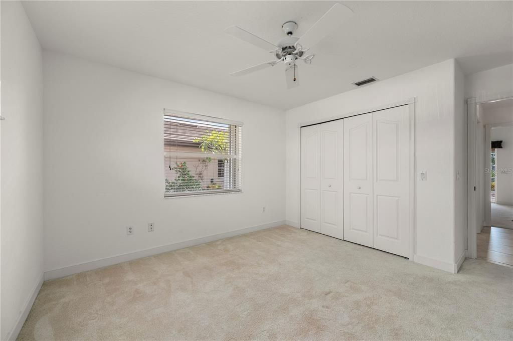 Activo con contrato: $479,000 (3 camas, 2 baños, 2401 Pies cuadrados)