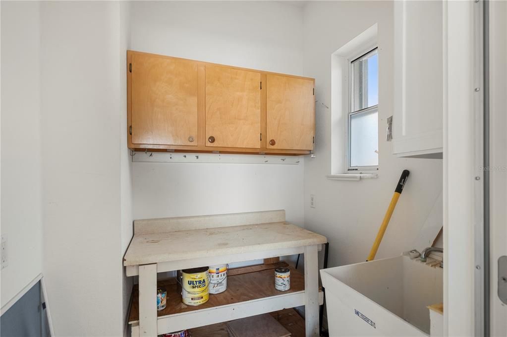 Activo con contrato: $479,000 (3 camas, 2 baños, 2401 Pies cuadrados)