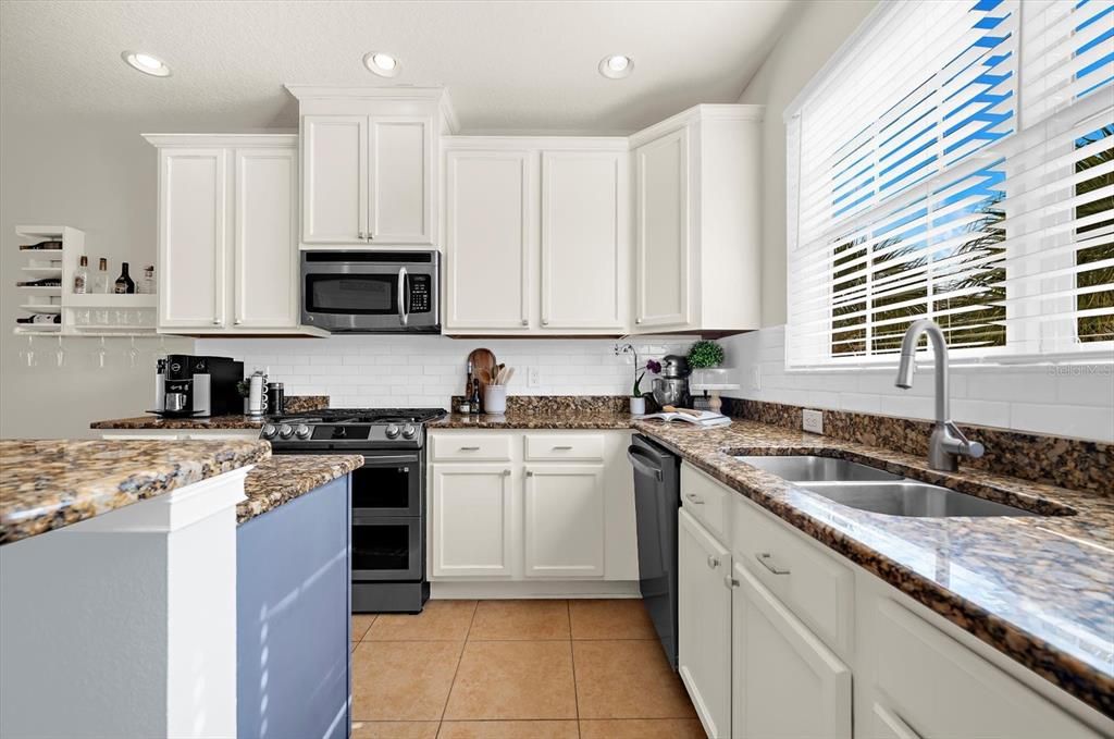 For Sale: $495,000 (3 beds, 2 baths, 2222 Square Feet)