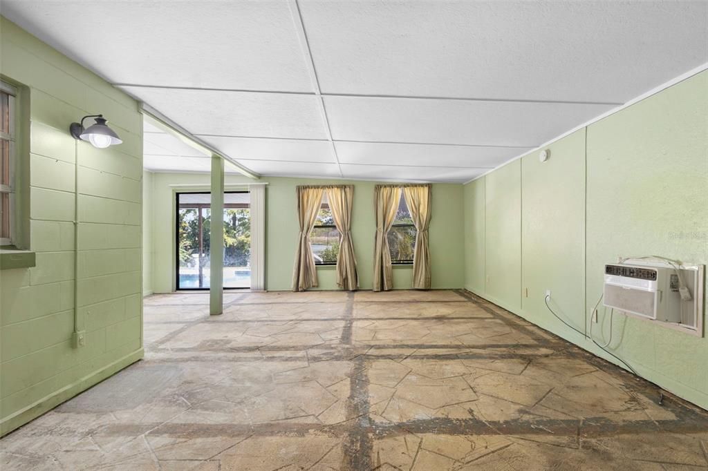 Active With Contract: $280,000 (3 beds, 2 baths, 1788 Square Feet)