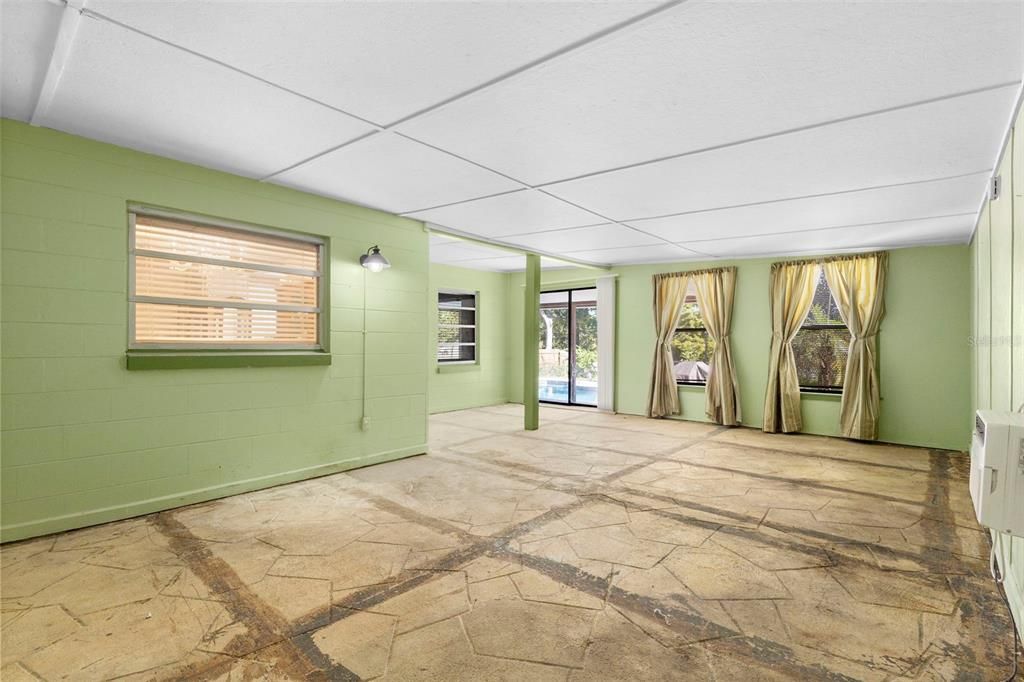 Active With Contract: $280,000 (3 beds, 2 baths, 1788 Square Feet)