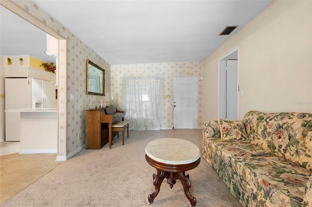 Active With Contract: $280,000 (3 beds, 2 baths, 1788 Square Feet)