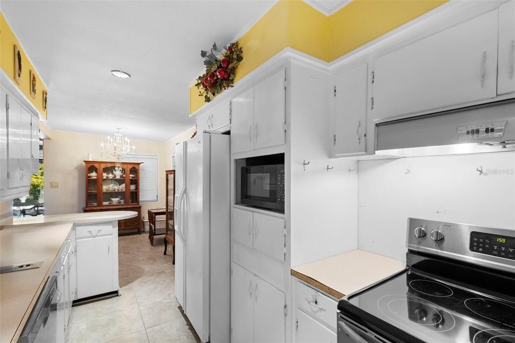 Active With Contract: $280,000 (3 beds, 2 baths, 1788 Square Feet)