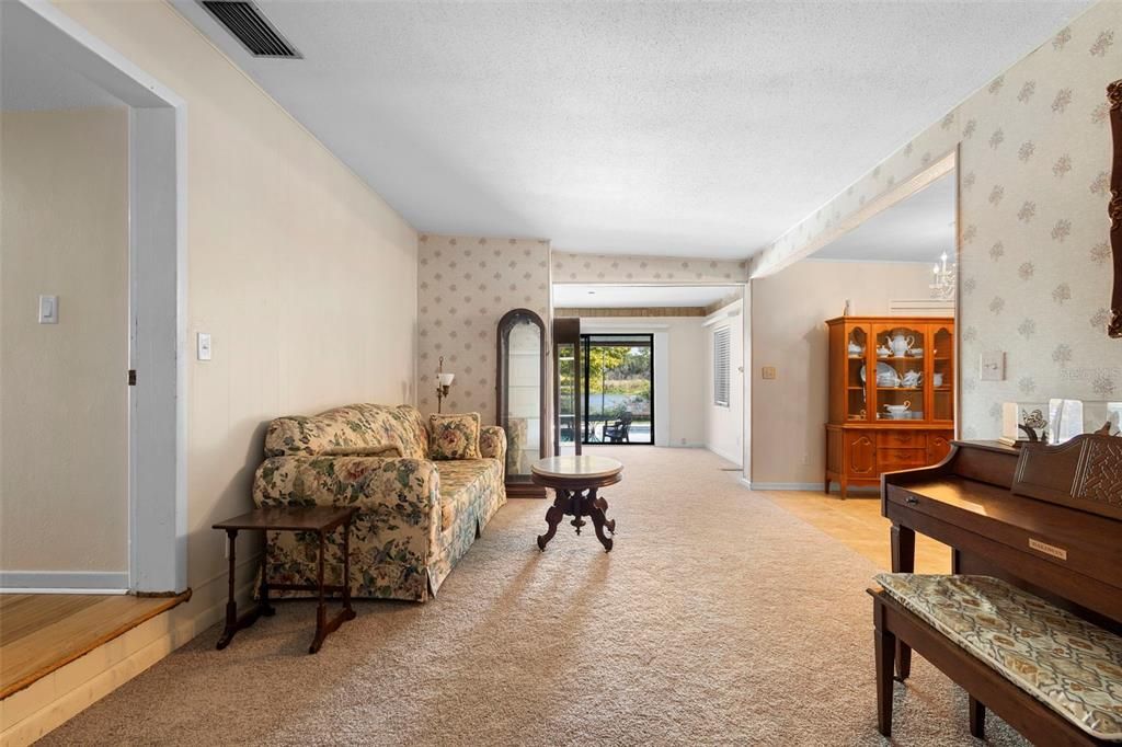 Active With Contract: $280,000 (3 beds, 2 baths, 1788 Square Feet)