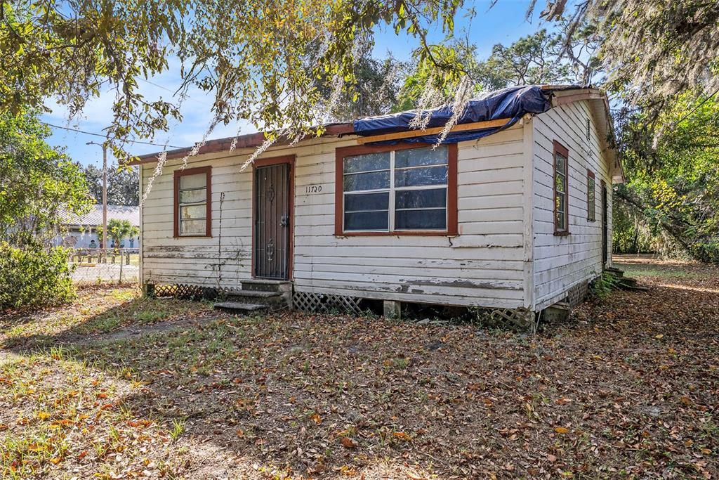 Active With Contract: $184,900 (2 beds, 1 baths, 952 Square Feet)