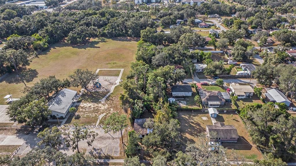 Active With Contract: $184,900 (2 beds, 1 baths, 952 Square Feet)